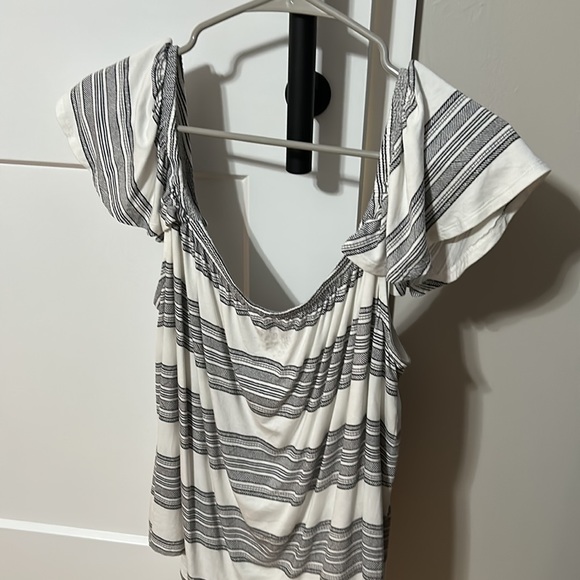 Women’s Top - Off Shoulder - Picture 4 of 4